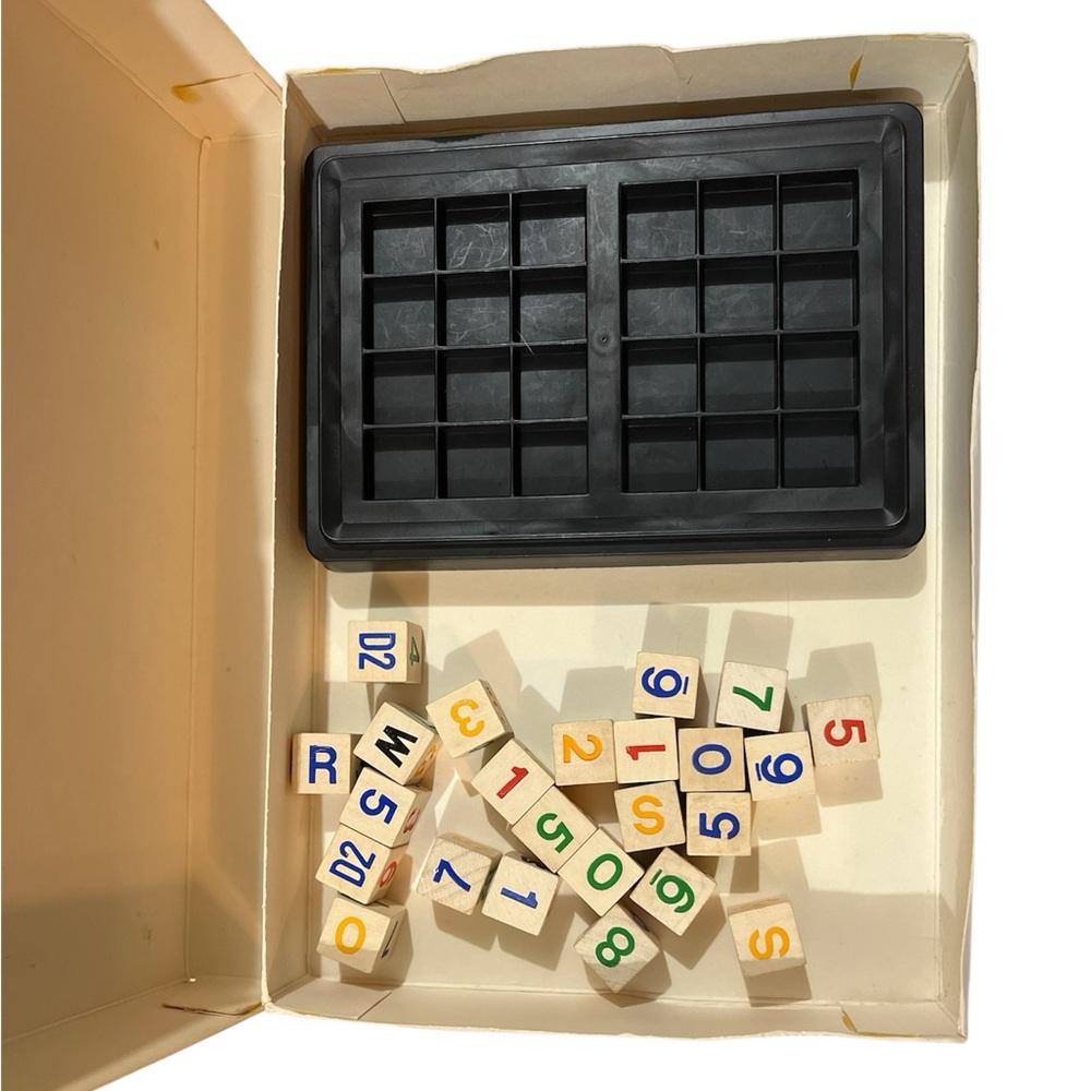 Vintage 1987 UNO Dice Game Set - Picture 4 of 7